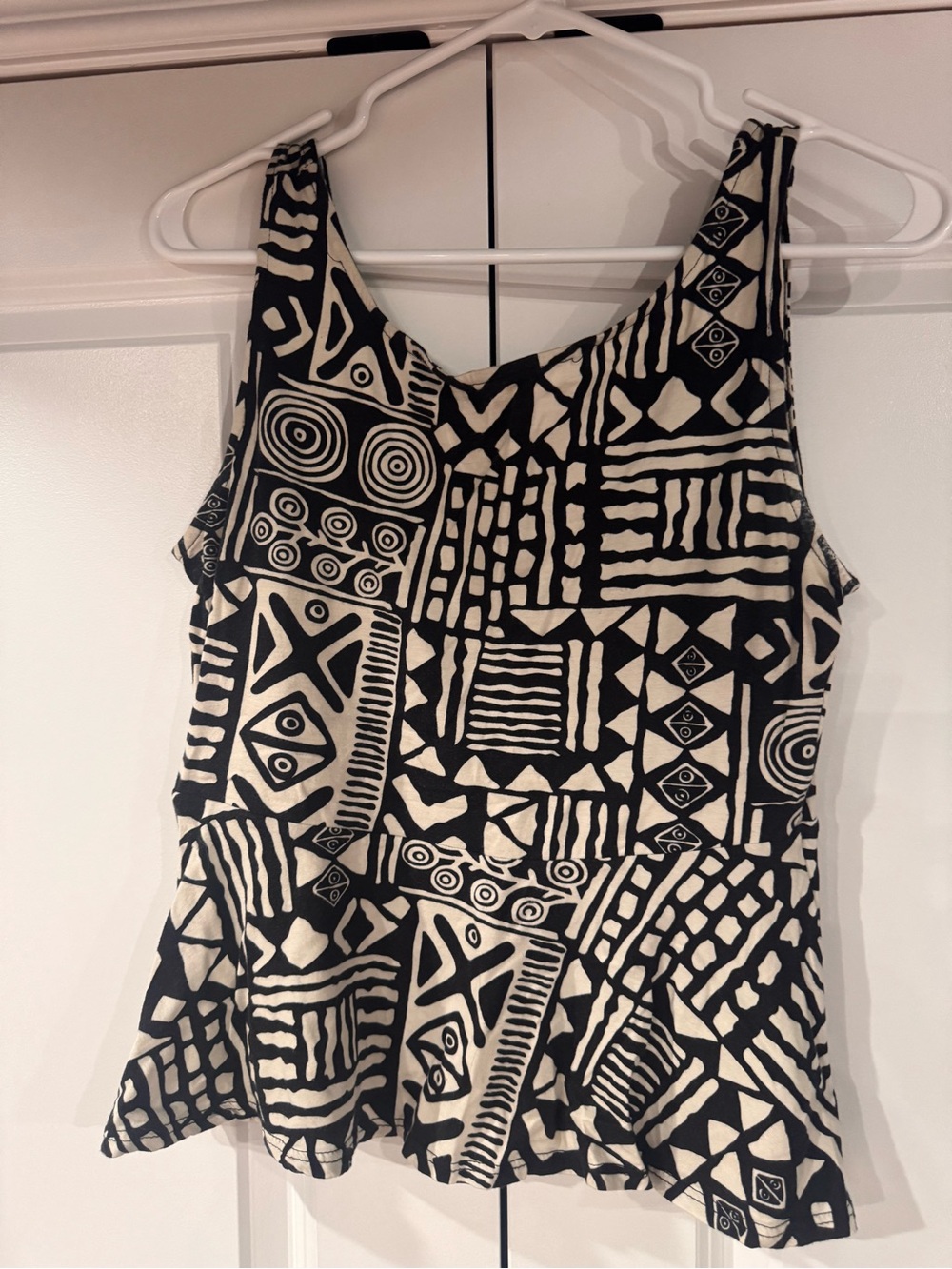 Forever 21 Black and Cream Geometric Sleeveless Peplum Dress